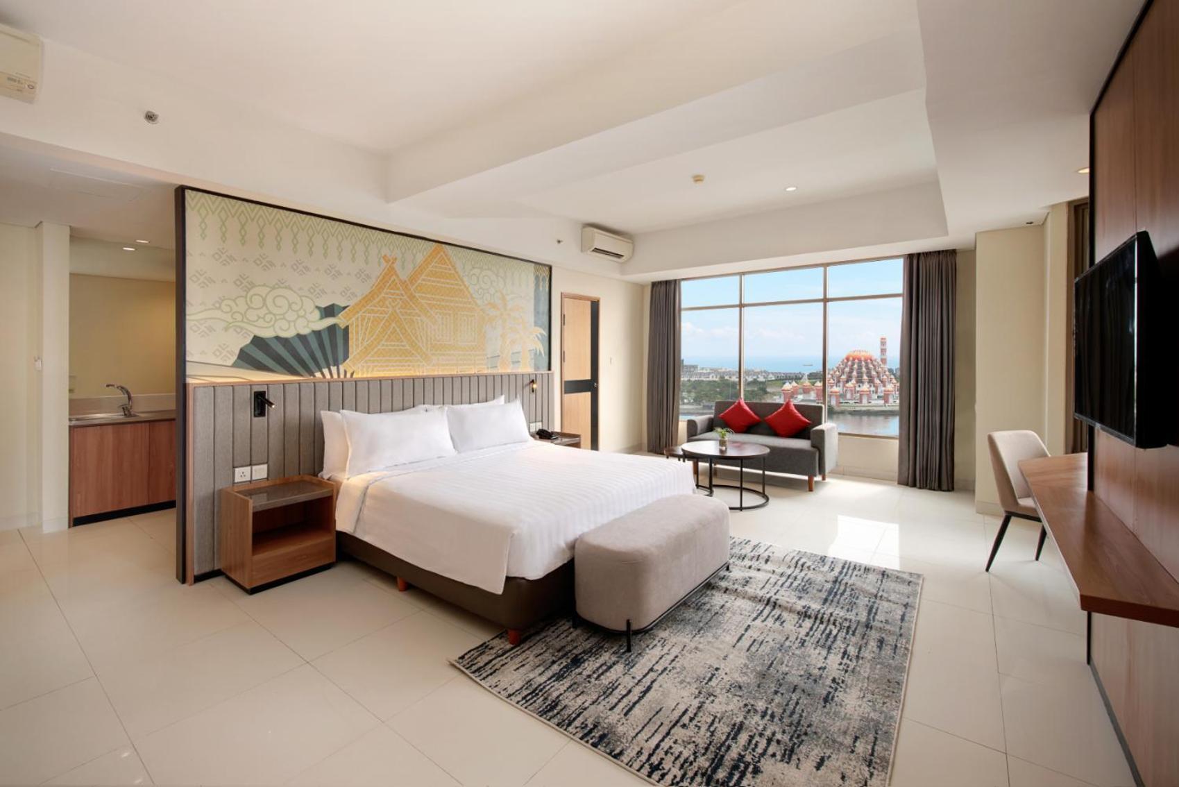 Aston Inn Pantai Losari Макасар Екстериор снимка
