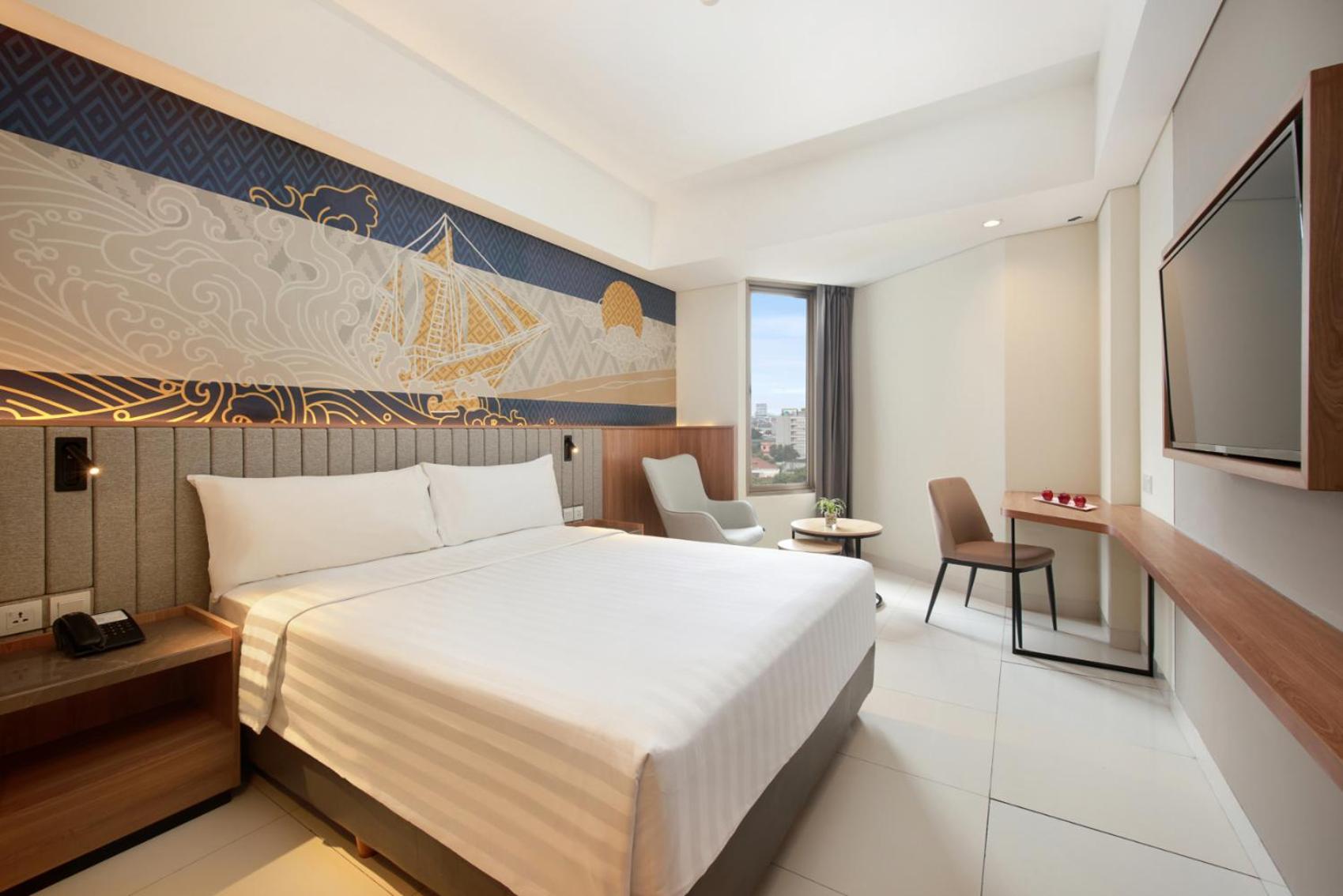 Aston Inn Pantai Losari Макасар Екстериор снимка