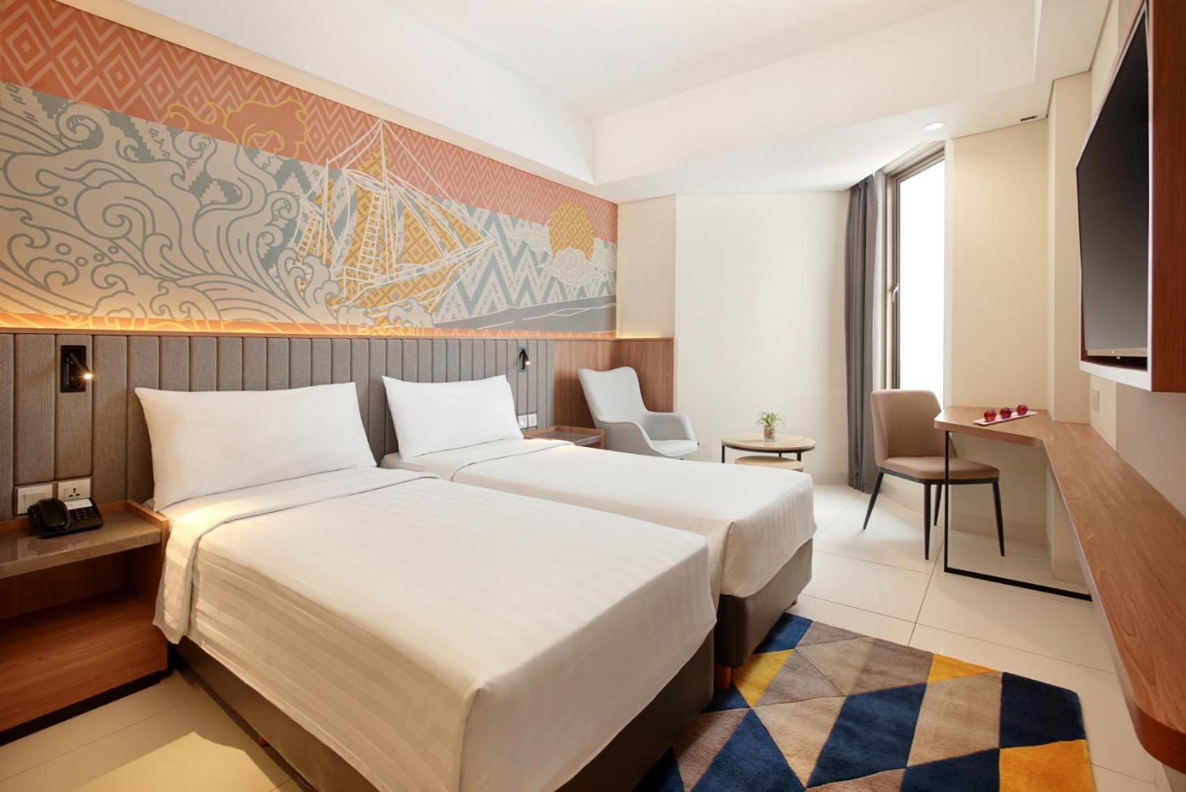 Aston Inn Pantai Losari Макасар Екстериор снимка